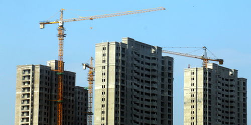 住建部 7月全國(guó)新開(kāi)工改造城鎮(zhèn)老舊小區(qū)3.8萬(wàn)個(gè) 城市生活垃圾經(jīng)營(yíng)務(wù)持續(xù)推進(jìn)