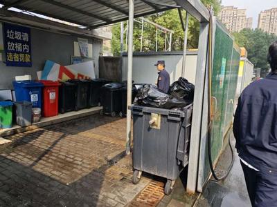 越城區(qū)持續(xù)推進(jìn)商貿(mào)綜合體垃圾分類(lèi)執(zhí)法檢查，優(yōu)化城市生活垃圾管理服務(wù)